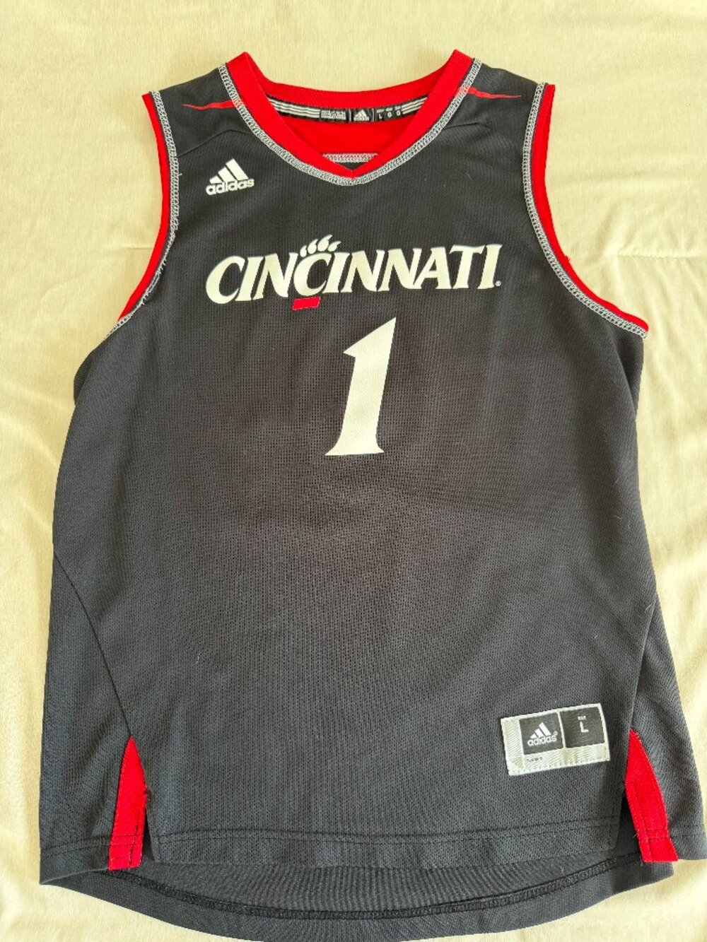 University of Cincinnati Basketball Jersey - L